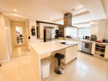 6BR 6 Bedroom House for Sale in White Plains Subdivision Quezon City
