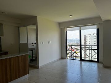 Departamento en renta con balcones y amenidades.