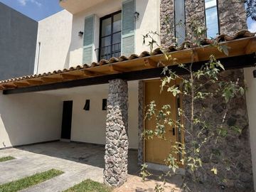 VENDO CASA NUEVA $3,750,000 SAN PEDRO CHOLULA ZONA ZEREZOTLA ESTILO TOSCANO FRACCIONAMIENTO FORESTA