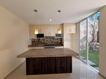 RENTA CASA EL MIRADOR, 3 RECAMARAS,4 BAÑOS.