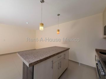 RENTA CASA EL MIRADOR, 3 RECAMARAS,4 BAÑOS.