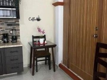 DEPARTAMENTO AMUEBLADO, FRACC BUGAMBILIAS, EN PLANTA BAJA 1 BAÑO, INCLUYE SERVICIOS