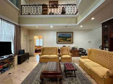RUMAH KEBAYORAN BARU JAKARTA SELATAN SHM KAWASAN ELITE POSISI HOEK RAPI SIAP HUNI