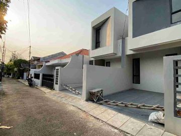 Rumah Baru Dalam Komplek Strategis Di Kayu Putih Jakarta Timur