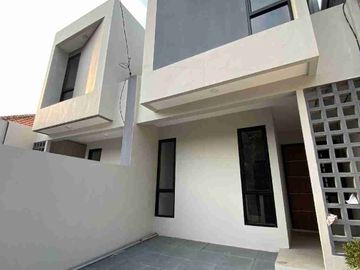 Rumah Baru Dalam Komplek Strategis Di Kayu Putih Jakarta Timur