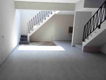 Rumah Baru Dalam Komplek Strategis Di Kayu Putih Jakarta Timur