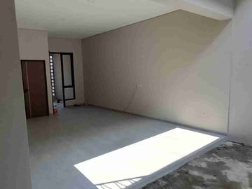 Rumah Baru Dalam Komplek Strategis Di Kayu Putih Jakarta Timur