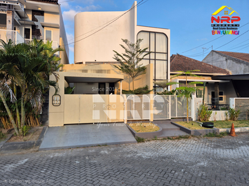 DISEWAKAN RUMAH MODERN FULL FURNITURE 2 LANTAI DI TAMANBARU - BANYUWANGI
