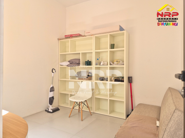 DISEWAKAN RUMAH MODERN FULL FURNITURE 2 LANTAI DI TAMANBARU - BANYUWANGI