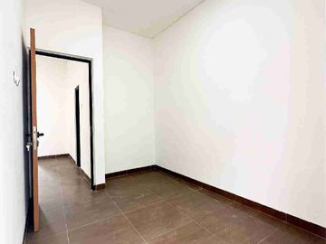 DIJUAL RUMAH MODERN SIAP HUNI PULO GADUNG JAKARTA TIMUR