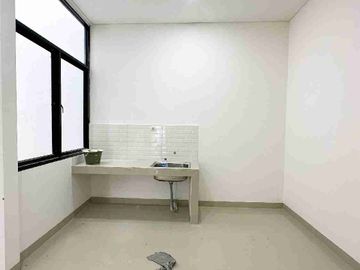 DIJUAL RUMAH MODERN SIAP HUNI PULO GADUNG JAKARTA TIMUR