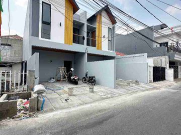 DIJUAL RUMAH MODERN SIAP HUNI PULO GADUNG JAKARTA TIMUR