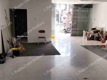 Disewakan Ruko Loss 3 Lantai Sesetan Denpasar Selatan