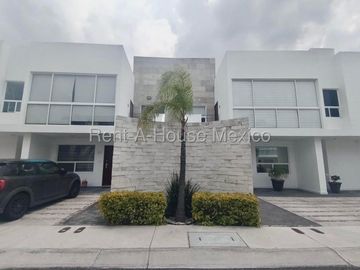 Venta Departamento Tipo Duplex Corregidora 3 Recamaras 2 Baños Amenidades