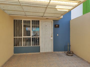 Casa de 2 Niveles, Fracc. Hacienda Los Capulines 1, $5,500.00