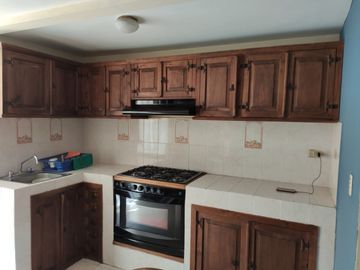 Casa de 2 Niveles, Fracc. Hacienda Los Capulines 1, $5,500.00