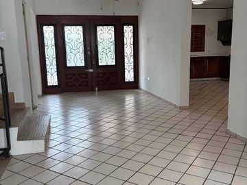 RENTA de Casa en Del Paseo Residencial en Monterrey NL