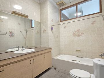 Dijual Rumah di Kemang Timur. Bisa buat kantor