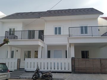 DIJUAL/DISEWAKAN RUMAH CANTIK SIAP HUNI DI VILLA MELATI MAS (EN712)