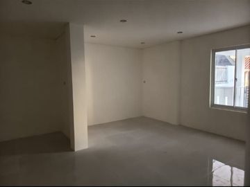 DIJUAL/DISEWAKAN RUMAH CANTIK SIAP HUNI DI VILLA MELATI MAS (EN712)