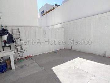 Casa en Renta en Zákia | 3 Recámaras | Alberca | Cerca de Parques y Zona Comercial / DG