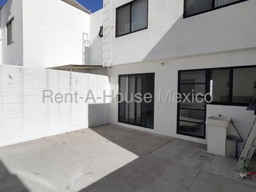 Casa en Renta en Zákia | 3 Recámaras | Alberca | Cerca de Parques y Zona Comercial / DG