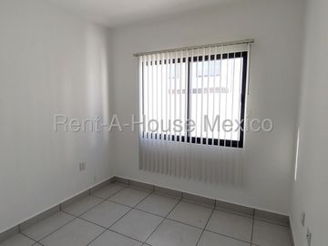 Casa en Renta en Zákia | 3 Recámaras | Alberca | Cerca de Parques y Zona Comercial / DG