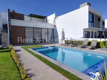 Casa en Renta en Zákia | 3 Recámaras | Alberca | Cerca de Parques y Zona Comercial / DG