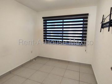 Casa en Renta en Zákia | 3 Recámaras | Alberca | Cerca de Parques y Zona Comercial / DG