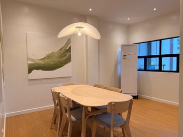NEWLY RENOVATED 3-STOREY TOWNHOUSE IN LOS TAMARAOS PARAÑAQUE