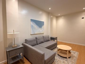 NEWLY RENOVATED 3-STOREY TOWNHOUSE IN LOS TAMARAOS PARAÑAQUE