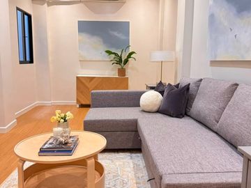 NEWLY RENOVATED 3-STOREY TOWNHOUSE IN LOS TAMARAOS PARAÑAQUE