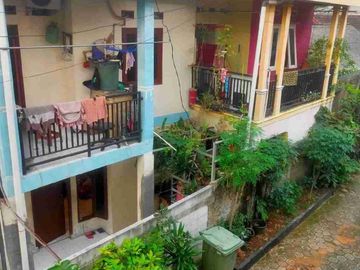 Dijual Cepat Rumah 2 Lantai 2 Bangunan di Kelapa Dua Wetan Ciracas