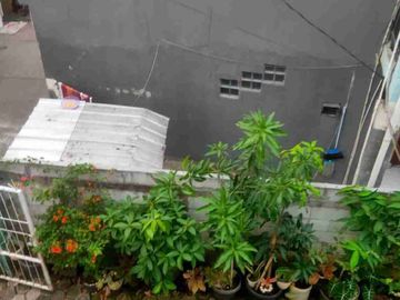 Dijual Cepat Rumah 2 Lantai 2 Bangunan di Kelapa Dua Wetan Ciracas