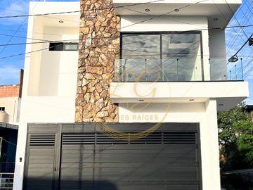 Casa nueva en esquina con 3 recámaras en Boca del Río