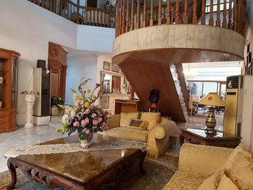 DIJUAL  RUMAH POSISI HOEK AREA PREMIUM SELONG KEBAYORAN BARU JAKARTA SELATAN
