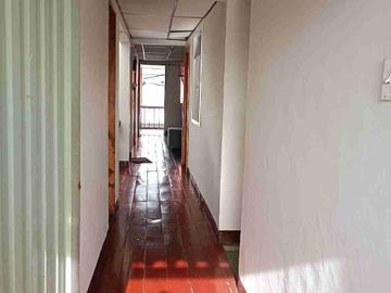 Se vende casa con renta en el barrio san jorge.