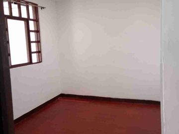 Se vende casa con renta en el barrio san jorge.