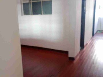 Se vende casa con renta en el barrio san jorge.