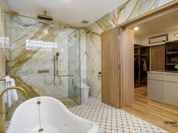 Three Bedroom Luxury Modern Villa For Sale In Seminyak, Kuta