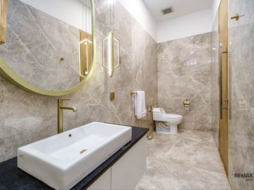 Three Bedroom Luxury Modern Villa For Sale In Seminyak, Kuta