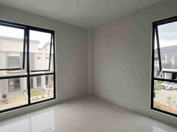 Dijual rumah Diamond Paviliont Batam Centre posisi hook