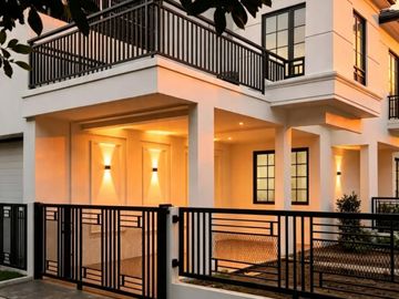 ZN140 Rumah Baru Classic Mewah di Lubang Buaya Cipayung Jakarta Timur