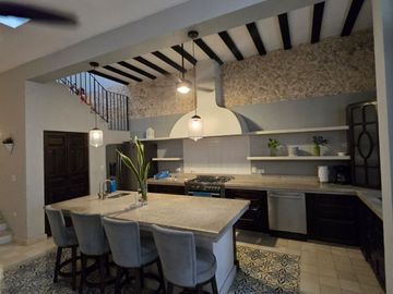 CASA EN VENTA POR PASEO DE MONTEJO