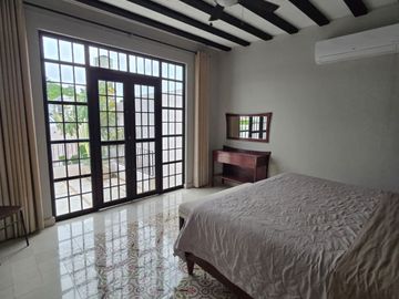 CASA EN VENTA POR PASEO DE MONTEJO