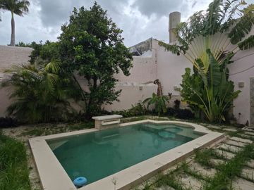CASA EN VENTA POR PASEO DE MONTEJO