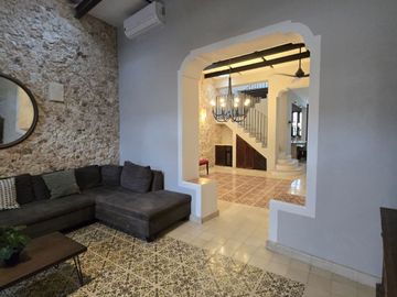 CASA EN VENTA POR PASEO DE MONTEJO