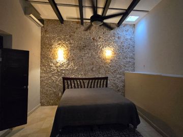CASA EN VENTA POR PASEO DE MONTEJO