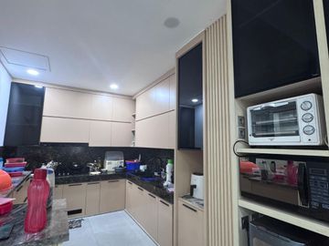 Turun Harga Jual Cepat Rumah 3,5 Lantai (Gading Serpong)