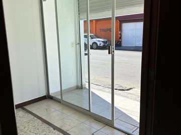 🏢✨ 𝗟𝗢𝗖𝗔𝗟 𝗖𝗢𝗠𝗘𝗥𝗖𝗜𝗔𝗟 𝗔 𝗣𝗜𝗘 𝗗𝗘 𝗖𝗔𝗟𝗟𝗘 𝗘𝗡 𝗘𝗟 𝗖𝗘𝗡𝗧𝗥𝗢 𝗗𝗘 𝗧𝗢𝗟𝗨𝗖𝗔